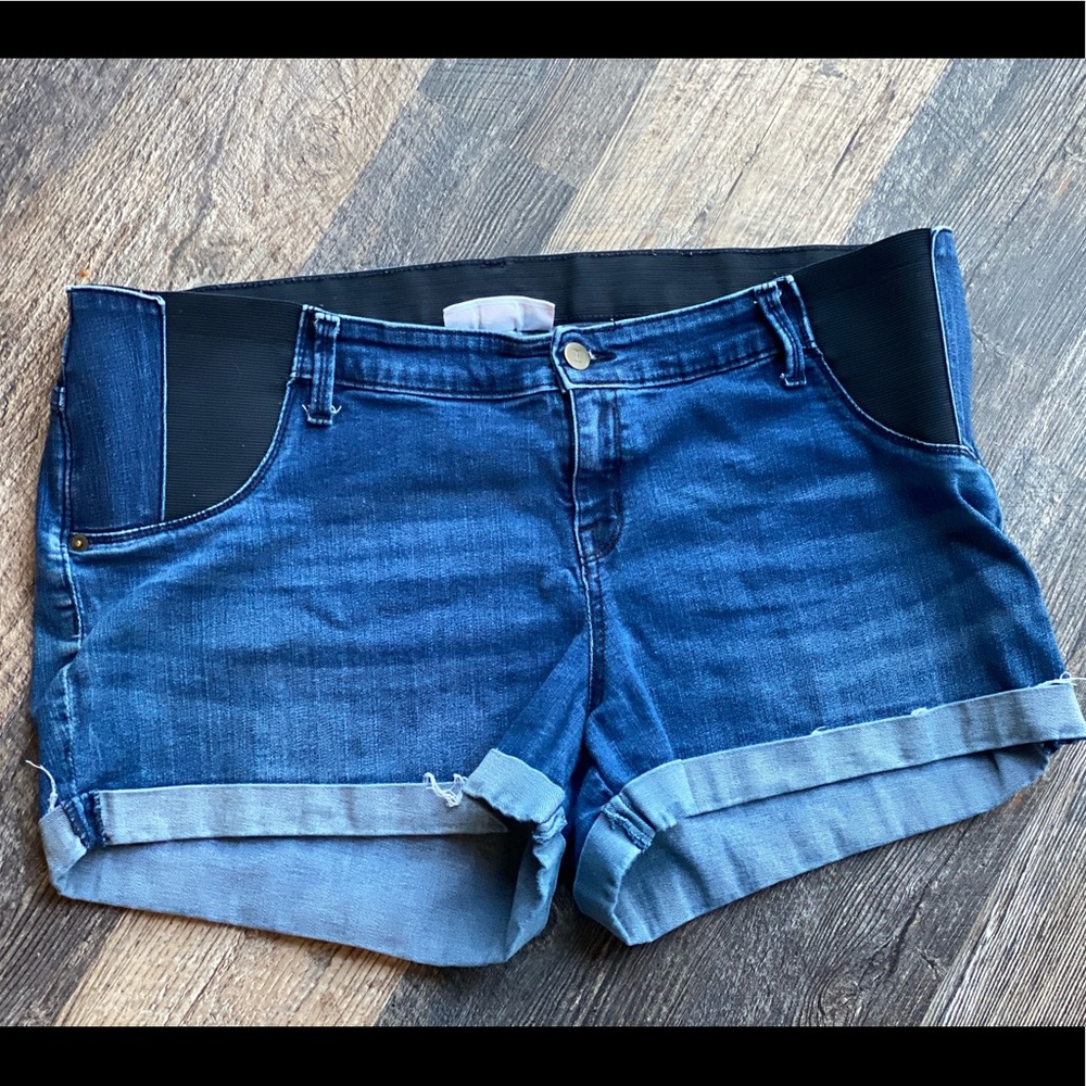Maternity shorts